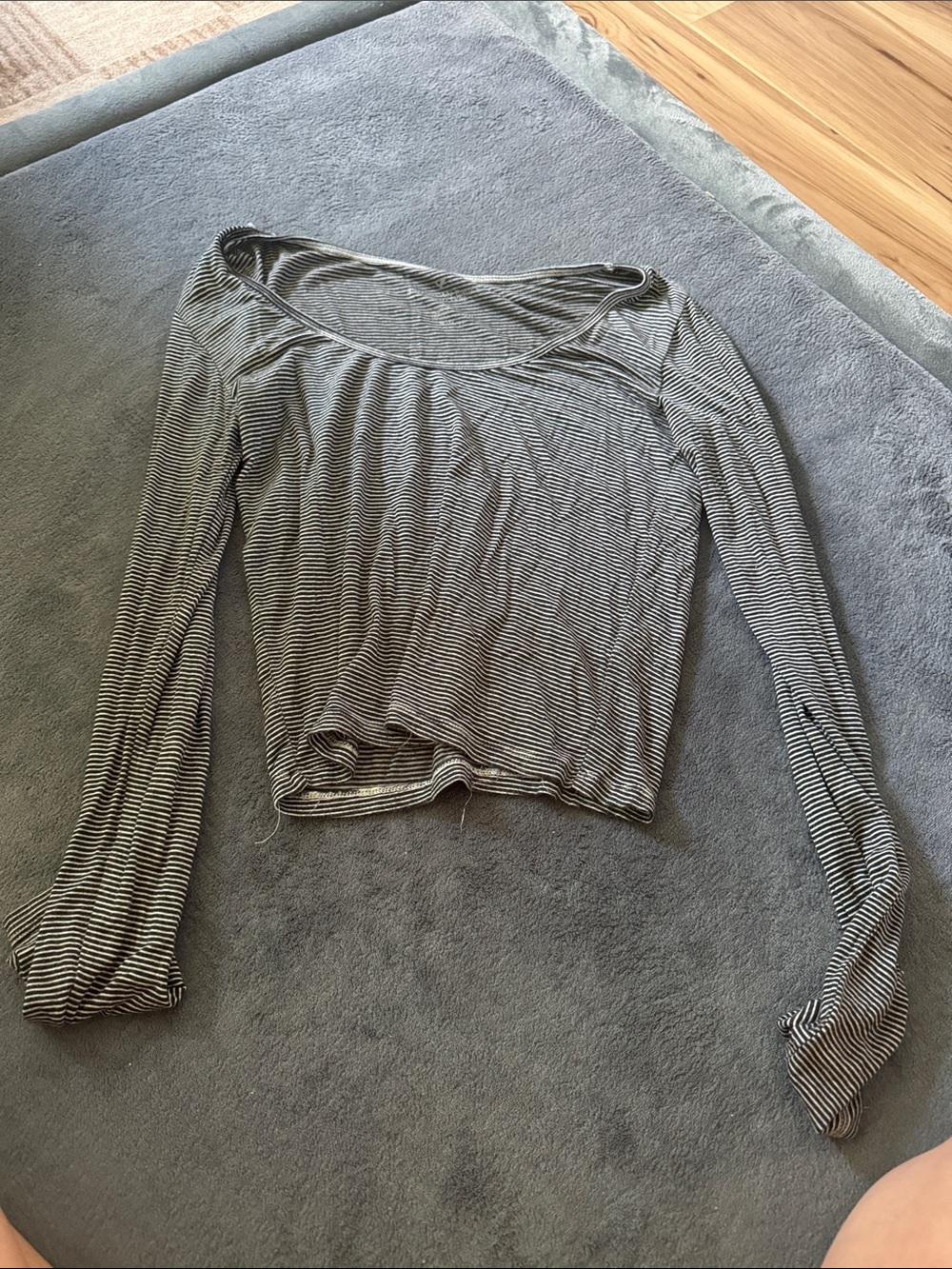American Eagle Outfitters Black and White Striped Long-Sleeve Tee